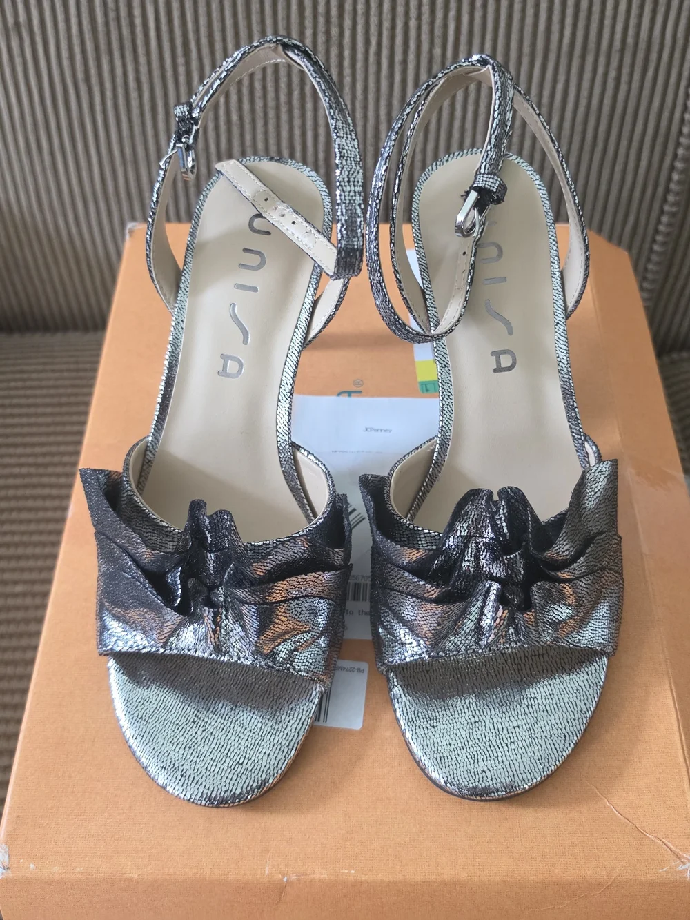 Unisa Unfortesa-J Metallic Silver Heeled Sandals - Size 8M (NIB)